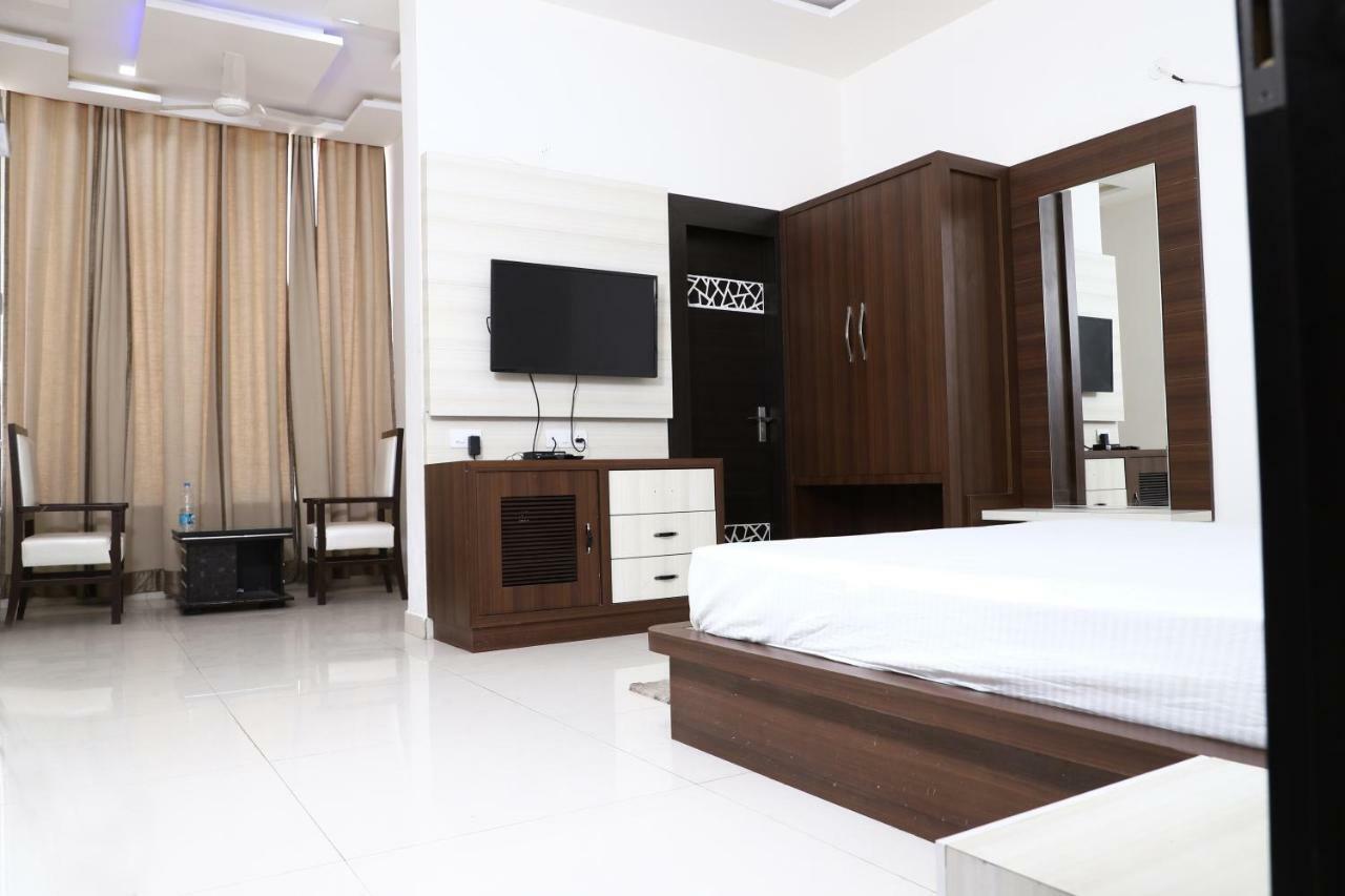 Diwan Hotel And Restaurant Surkhi Экстерьер фото